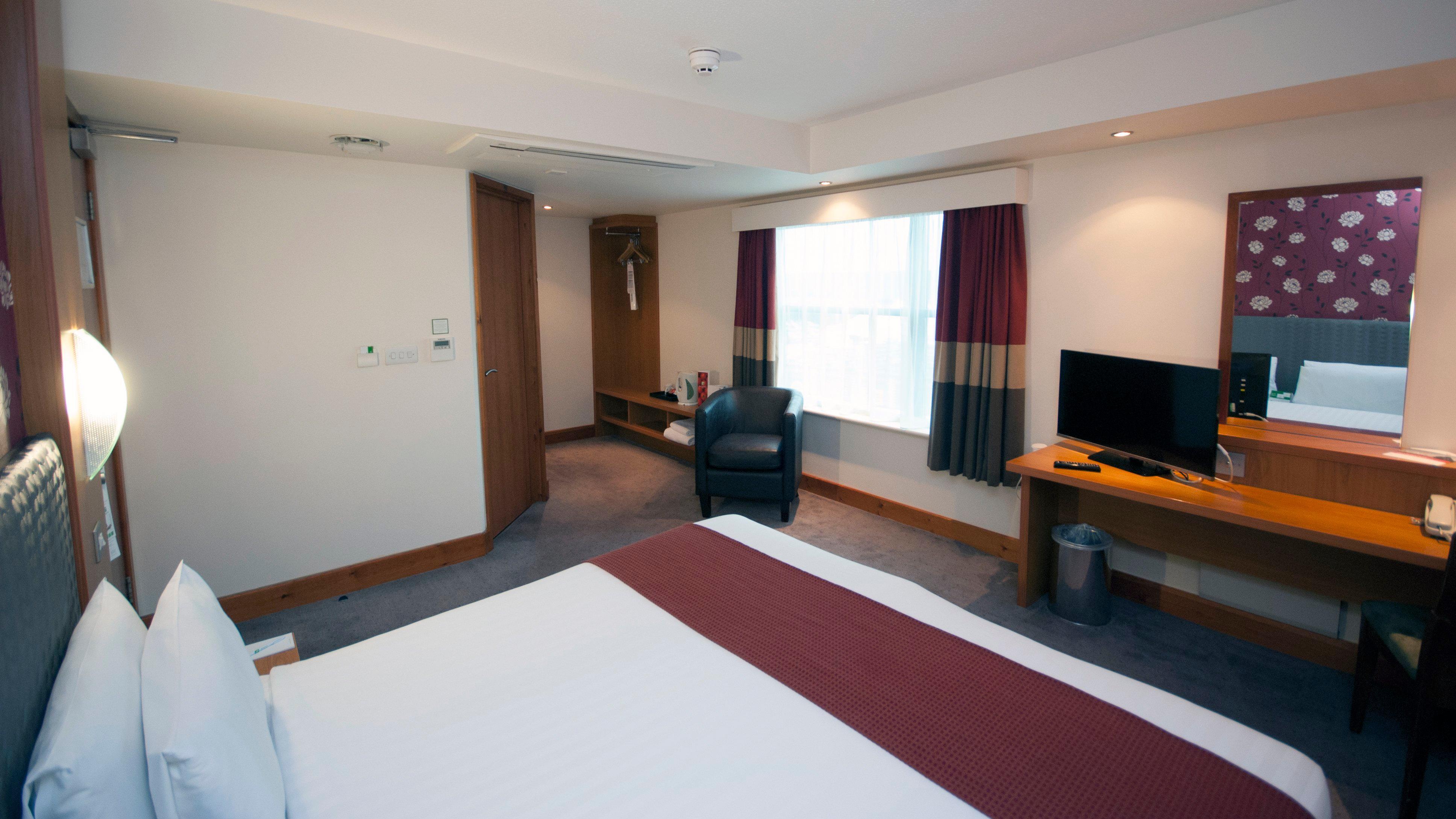 Holiday Inn Manchester - Central Park, An Ihg Hotel מראה חיצוני תמונה