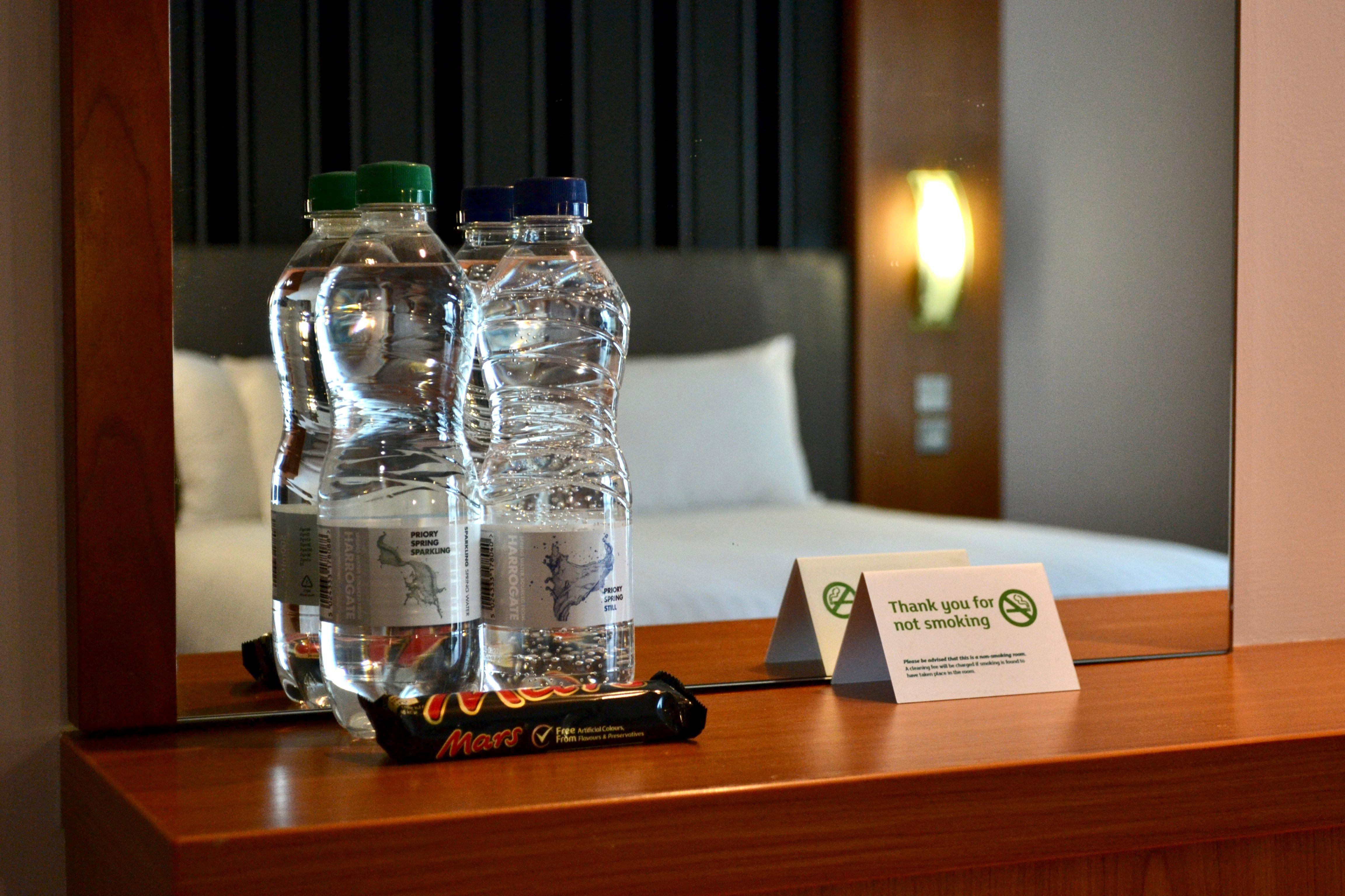 Holiday Inn Manchester - Central Park, An Ihg Hotel מראה חיצוני תמונה