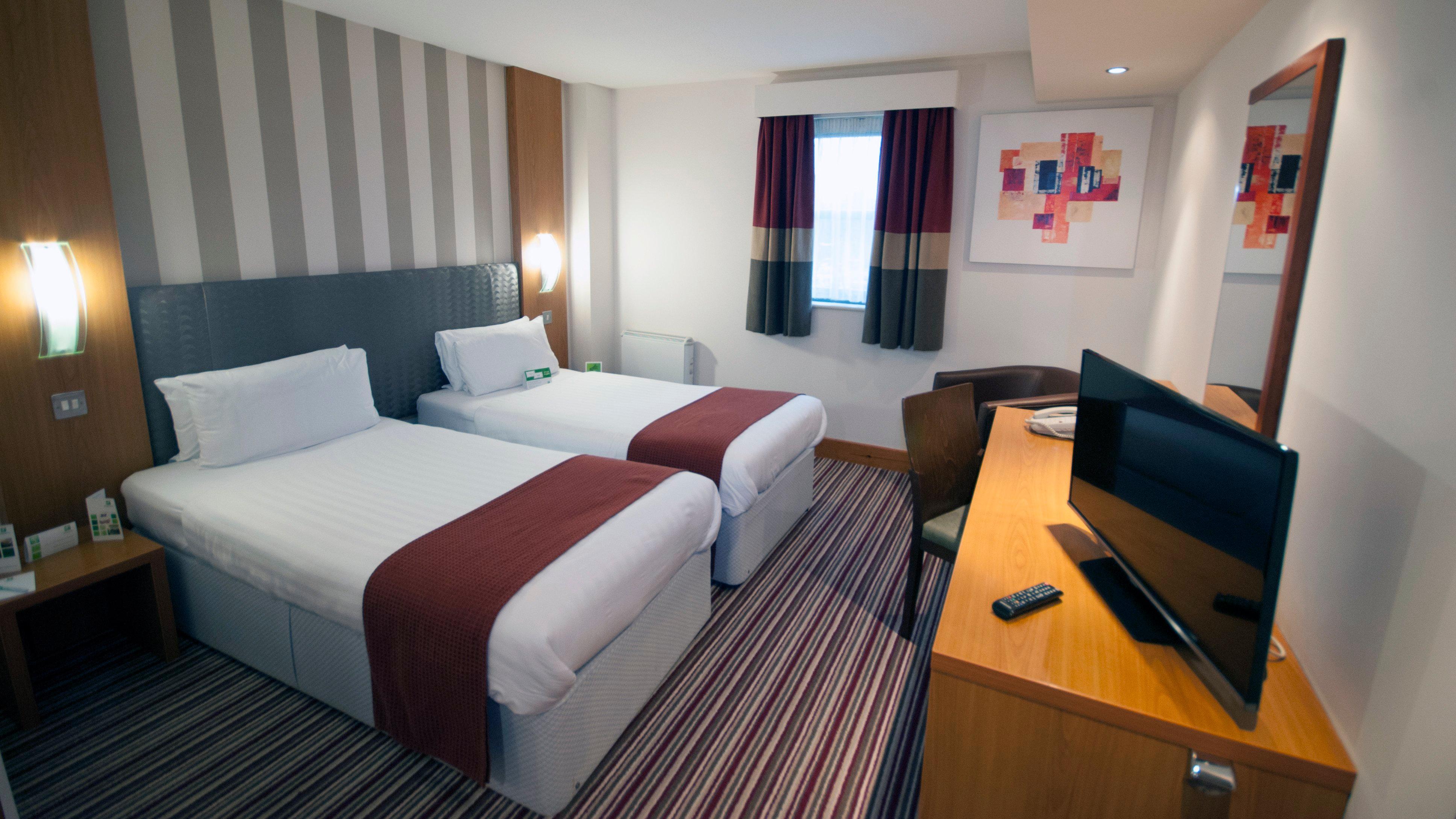 Holiday Inn Manchester - Central Park, An Ihg Hotel מראה חיצוני תמונה