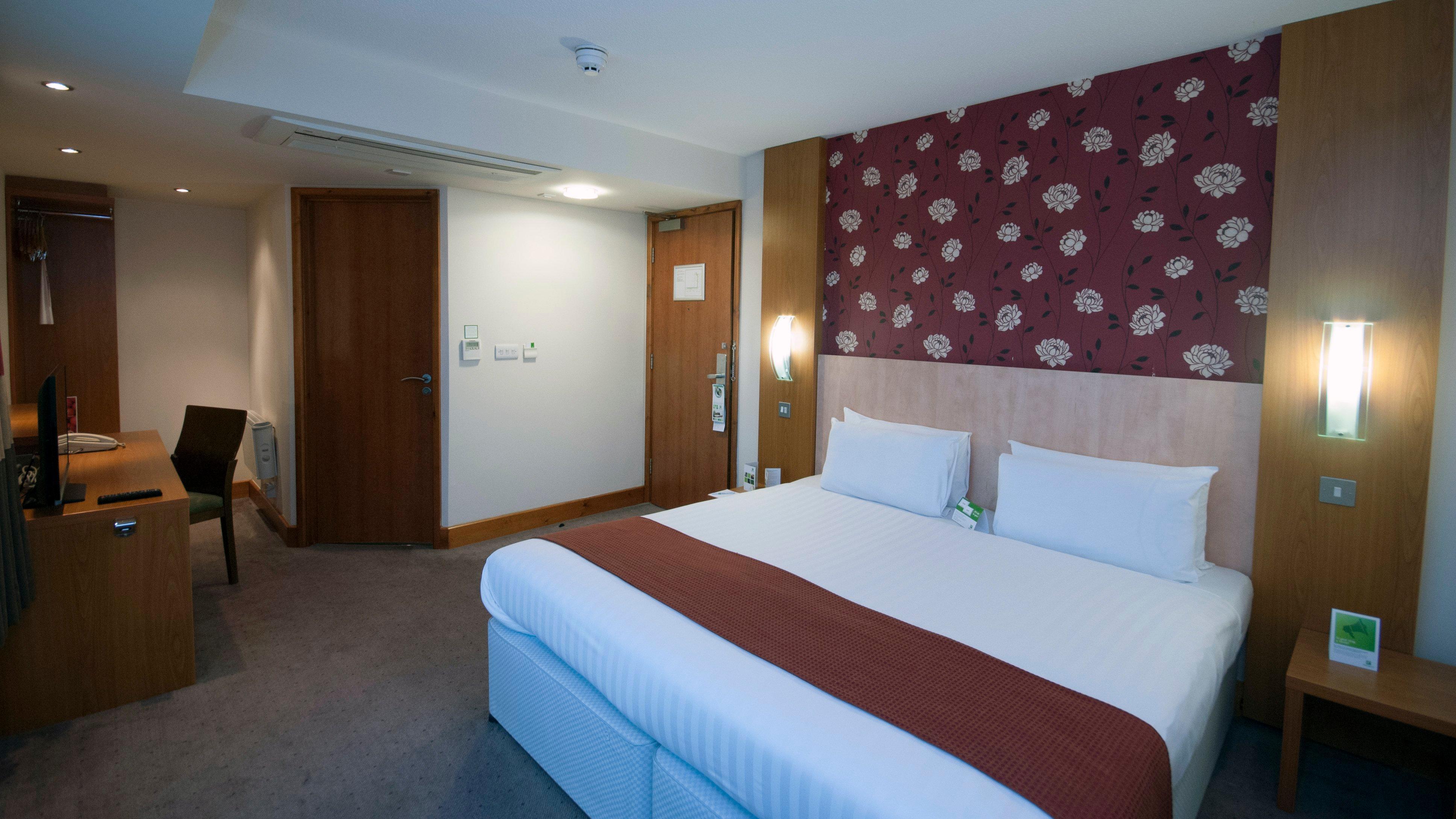 Holiday Inn Manchester - Central Park, An Ihg Hotel מראה חיצוני תמונה