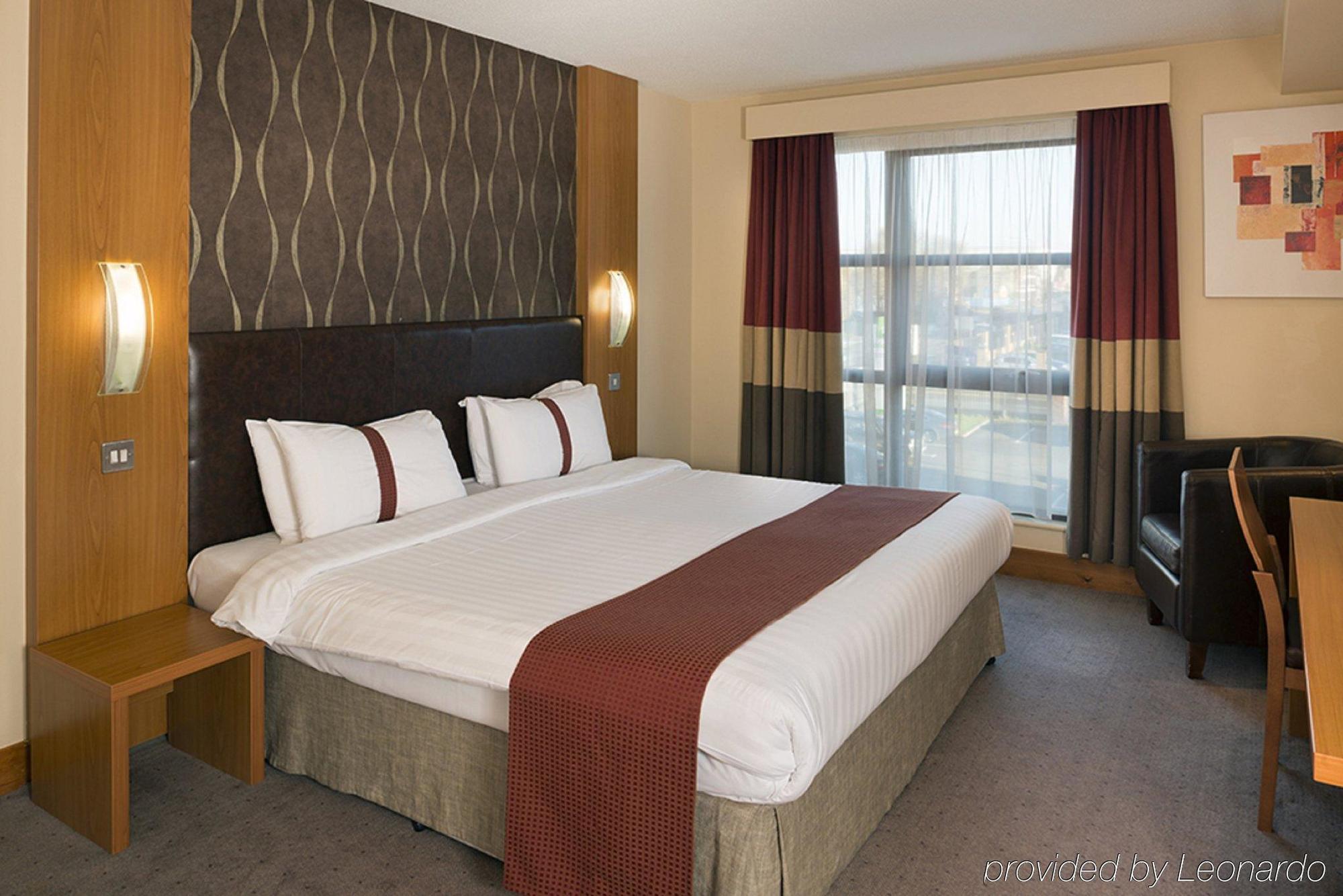 Holiday Inn Manchester - Central Park, An Ihg Hotel מראה חיצוני תמונה