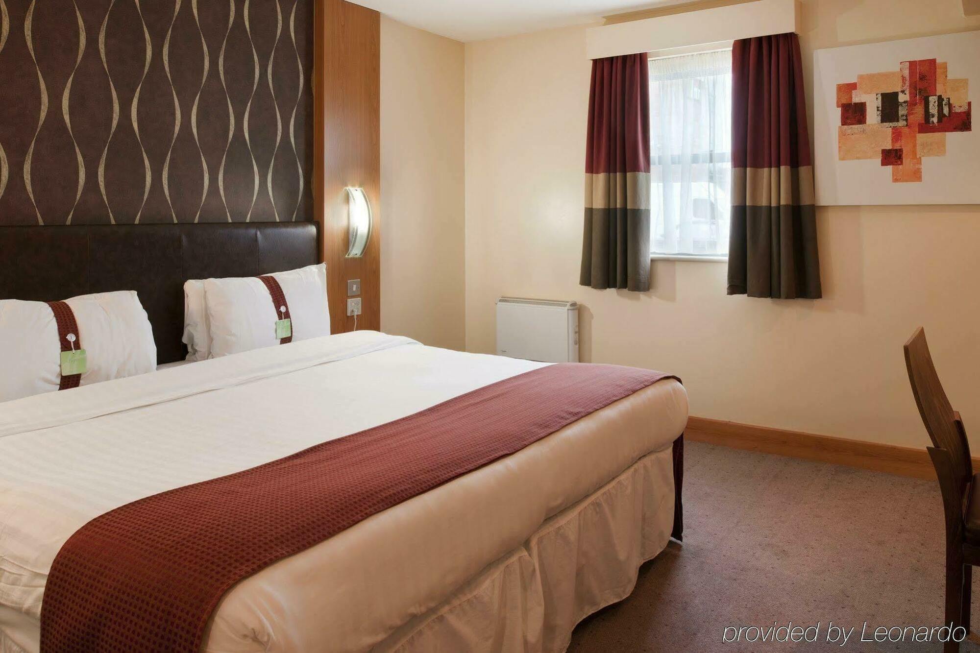 Holiday Inn Manchester - Central Park, An Ihg Hotel מראה חיצוני תמונה